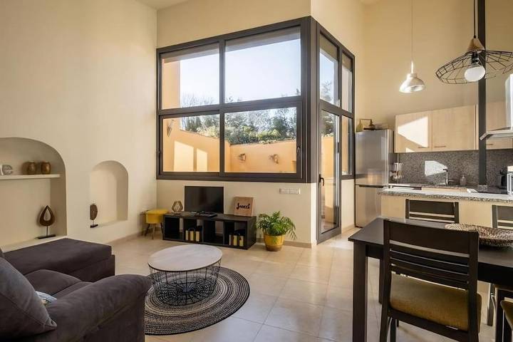 Location de vacances pour 4 personnes, avec vue et balcon à Navata - 2