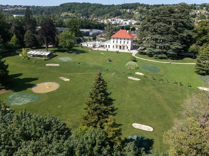 Hôtel pour 3 personnes, avec jardin ainsi que vue et piscine dans Ruy Montceau