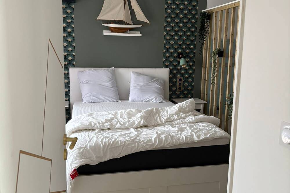 Chic getaway in Villa Lumina, 4/5 people. in Saint-Geniès-de-Comolas, Nimes region