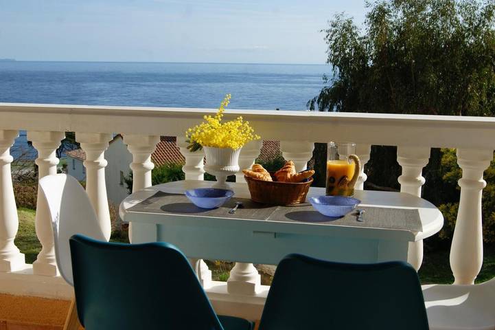 Location de vacances pour 5 personnes, avec Balcon et Terrasse ainsi que Jardin et Vue à Luri