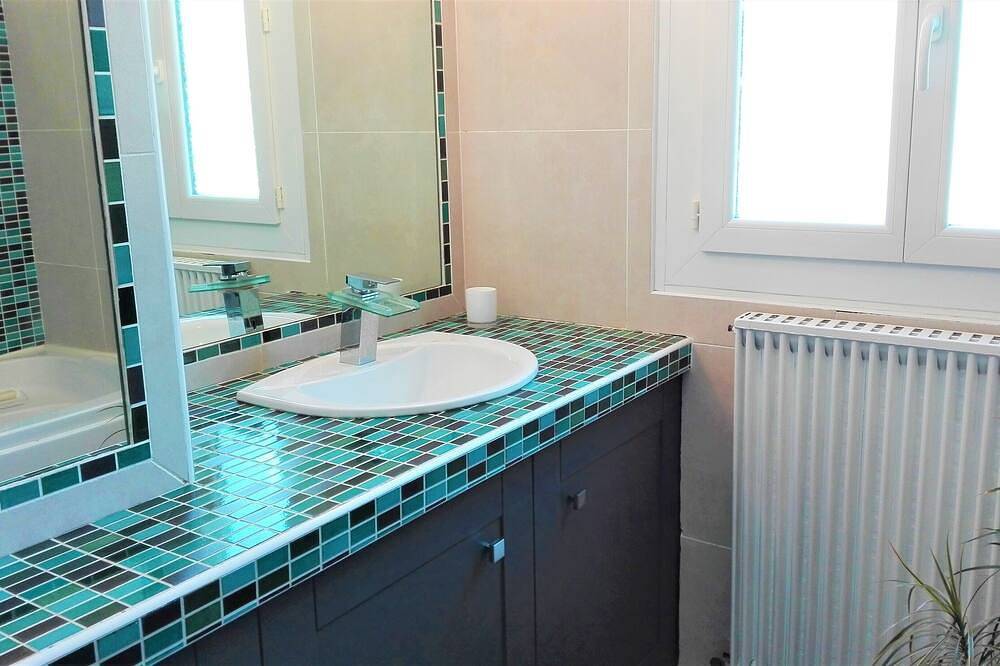 Villa mit privatem Spa und privatem Pool in der Nähe von Ajaccio, Porticcio und den Stränden in Peri, Ajaccio und Umgebung