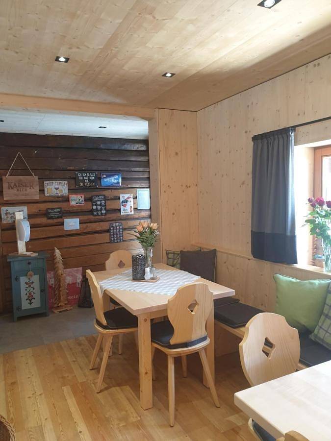 Double Room with Shared Bathroom in Reutte, Bayerische Alpen