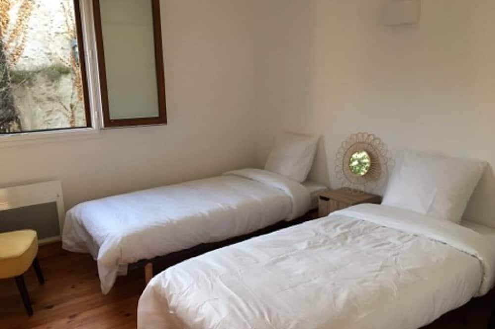 150 m2 village house at the foot of the mountain in Plateau de Beille, Aston