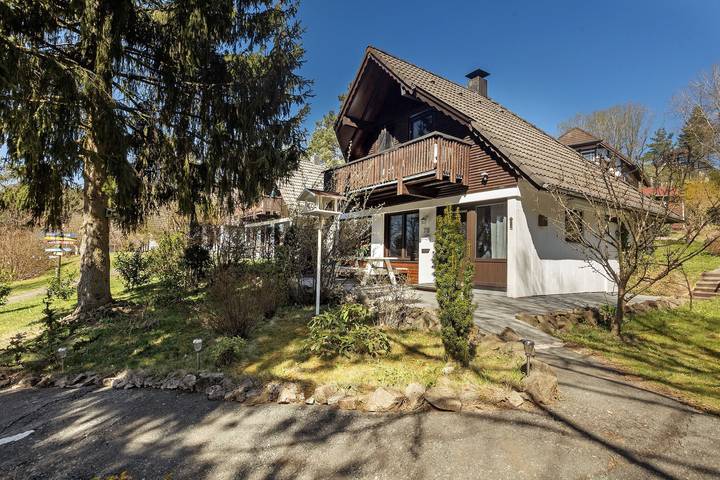 Ferienhaus für 6 Personen, mit Balkon und Garten sowie Sauna