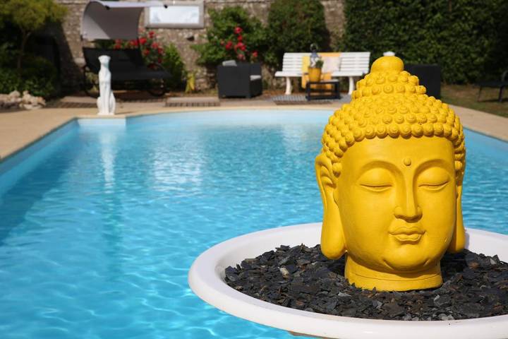 Chambre d’hôte pour 2 personnes, avec Terrasse et Jardin ainsi que Piscine et Vue