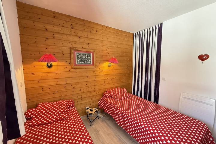 Appartement entier, Risoul • T2 4 pers • Piscine et sauna • proche pistes in Station de Risoul, Risoul