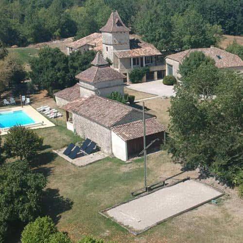 Location de vacances pour 8 personnes, avec piscine ainsi que vue et terrasse, animaux acceptés à Montdoumerc