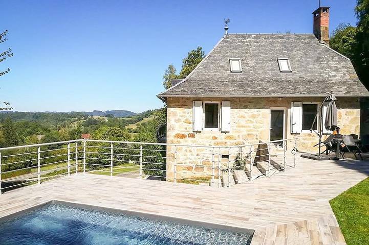 Location de vacances pour 6 personnes, avec jardin à Teyssieu