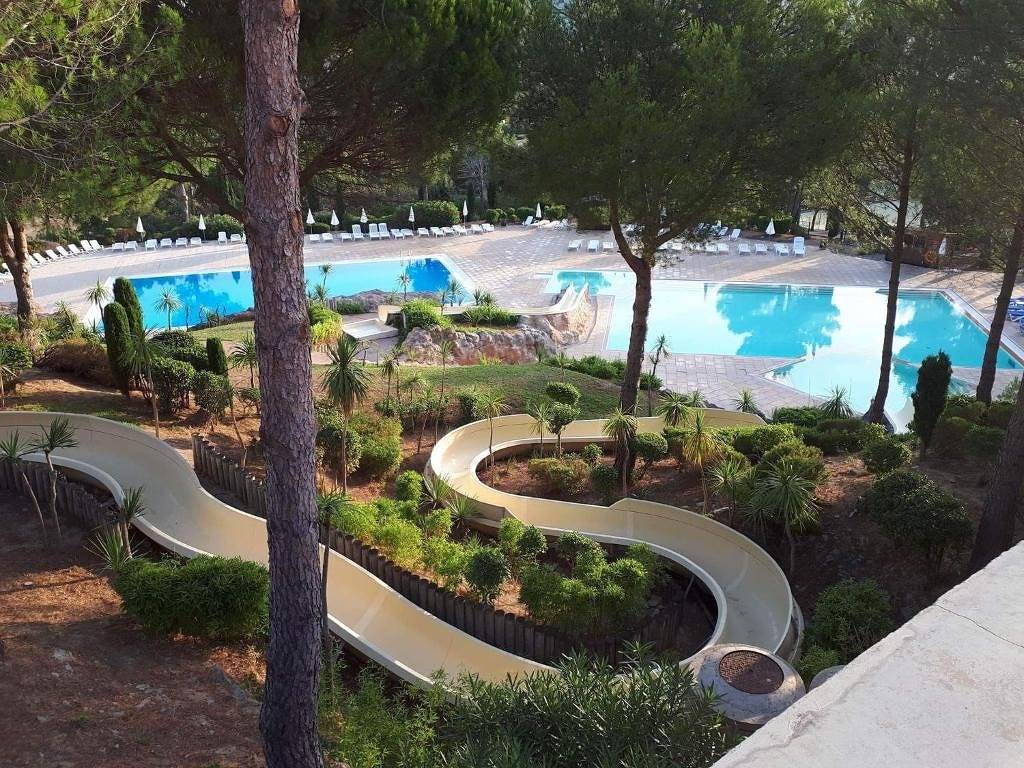 Appartement entier, Location village Cap Estérel (climatisation-5 piscines) in Cap Estérel, Saint-Raphaël