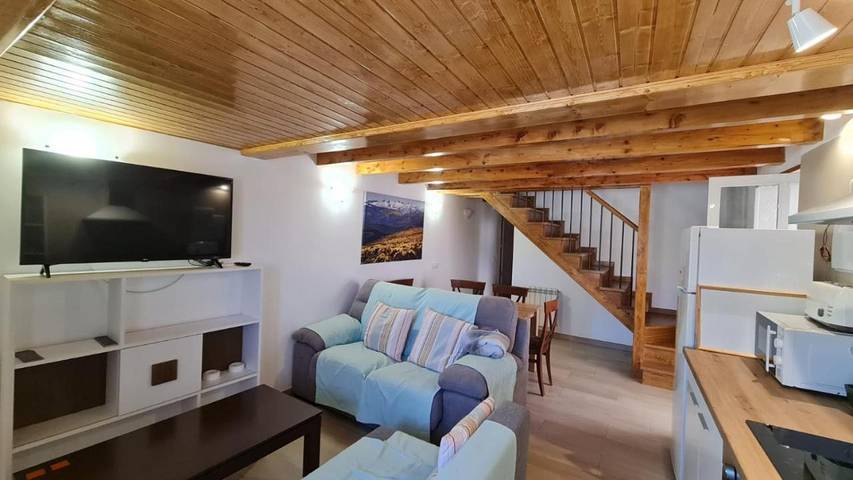 Apartamento para 6 personas, con Balcón y Terraza además de Jardín y Piscina en Navarredonda de Gredos