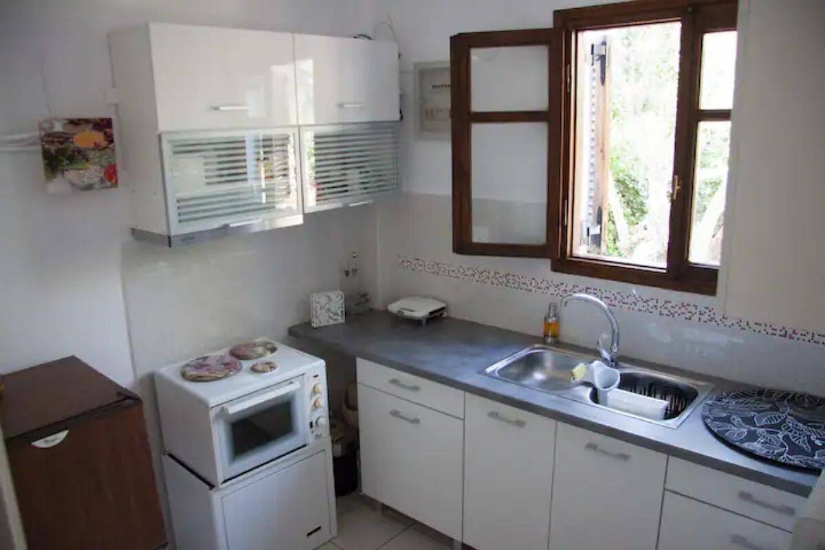 Entire apartment, Apartment 'Maria's House 2' with Mountain View, Wi-Fi and Air Conditioning in Aidipsos, Euboea