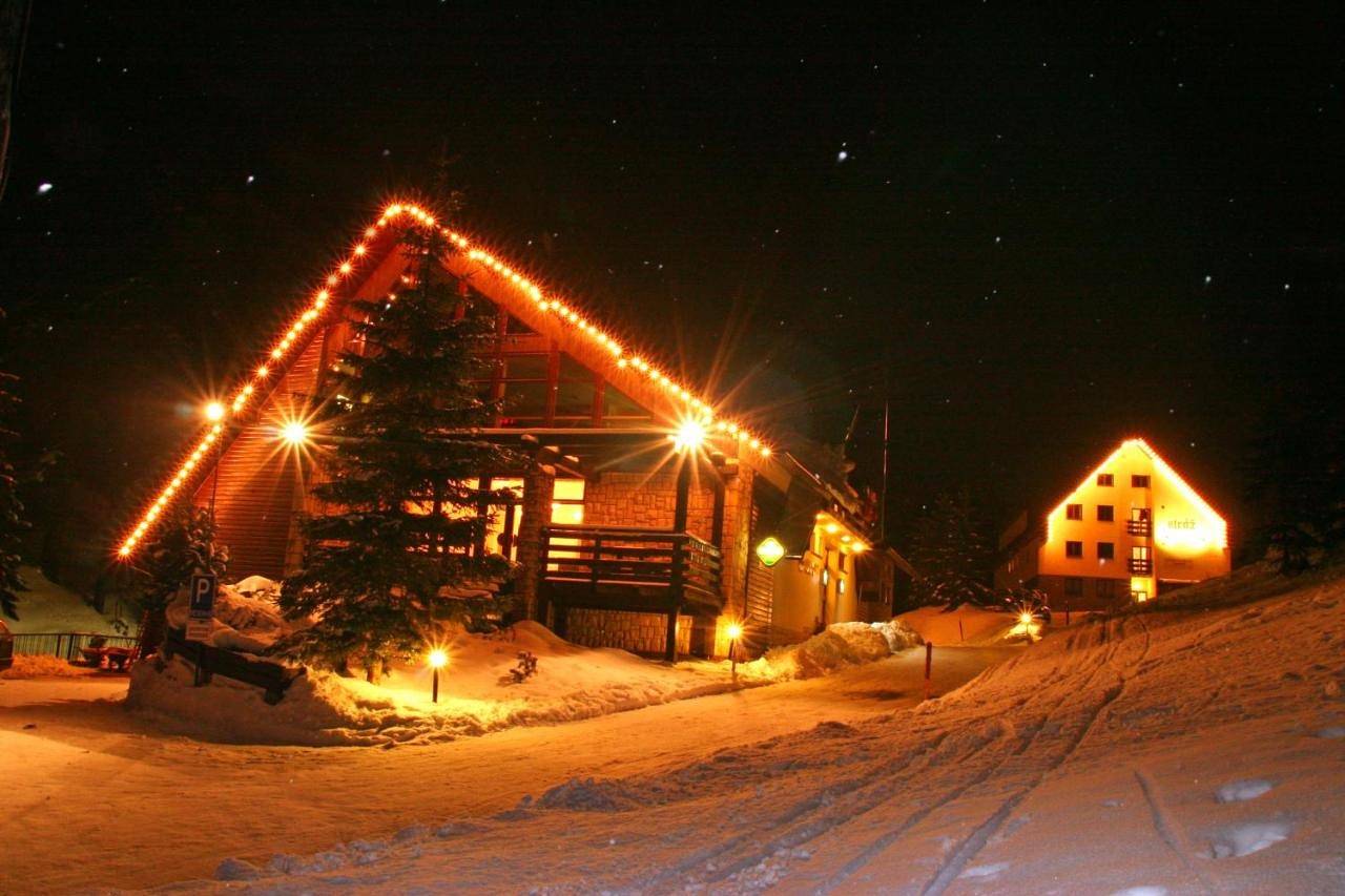 Special Offer - Double or Twin Room with New Year's Package in Špindlerův Mlýn, Trautenau regio