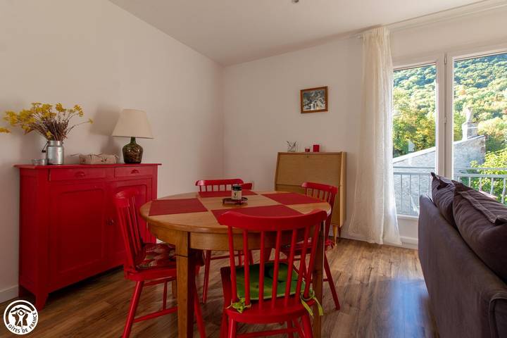 Gîte pour 4 personnes, avec jardin à Murol - 3