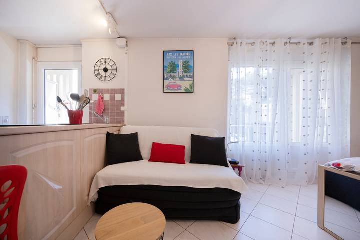 Estudio entero, Estudio Montcalm con piscina compartida, Wi-Fi y parking in Aix-les-Bains, Chambéry region