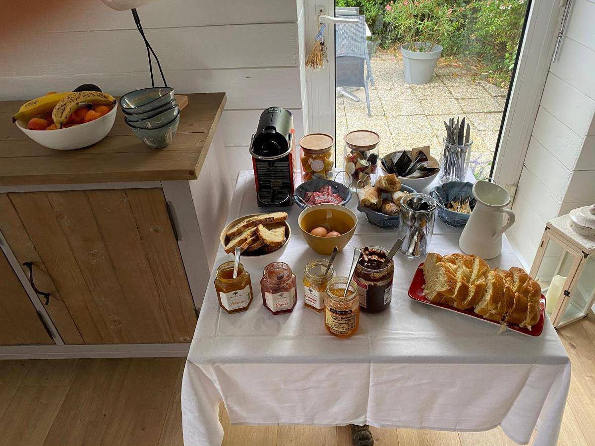Deluxe Double Room with Shower in Guérande, Côte d'Amour