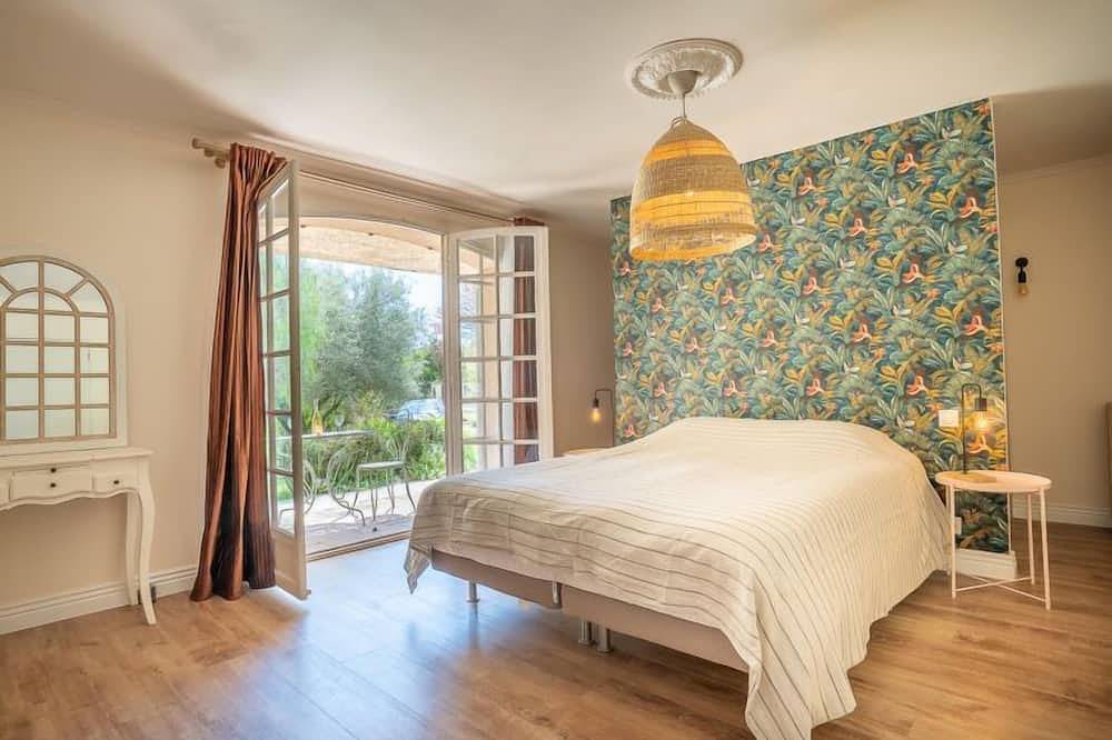Ganze Wohnung, La Coraline in La Crau, Mittelmeerküste (Frankreich)