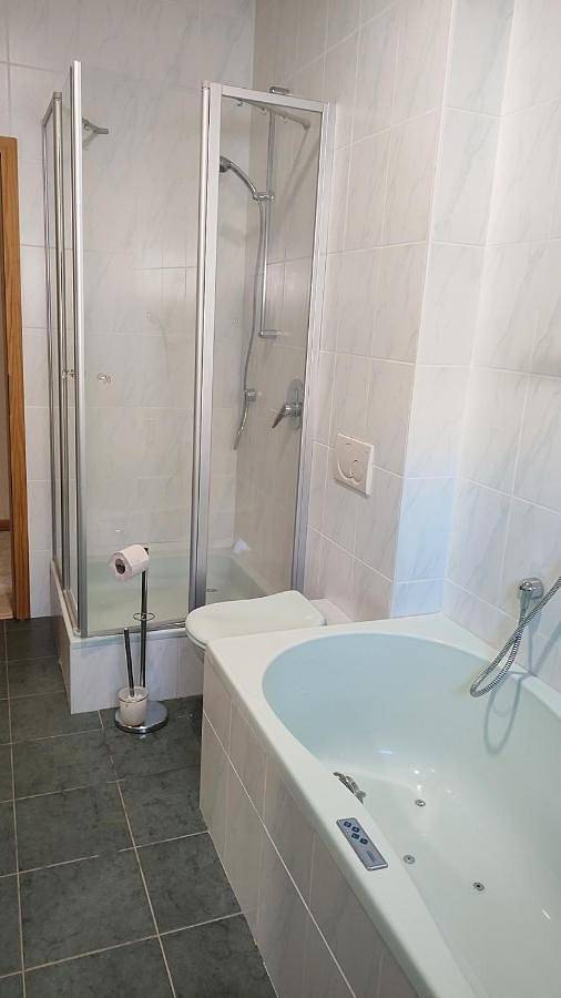 Location de vacances pour 8 personnes, avec jardin et piscine à La Bastide-d'Engras - 3