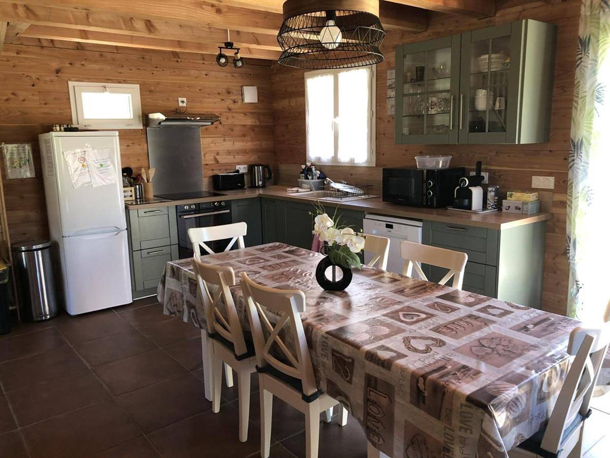 Three-Bedroom Chalet in Garanou, Pyrénées