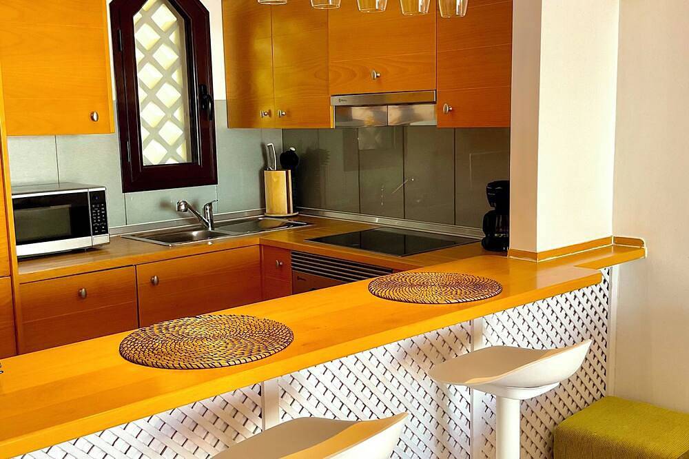 Deluxe apartment at Heated Pools Resort in Playa Paraíso, Adeje