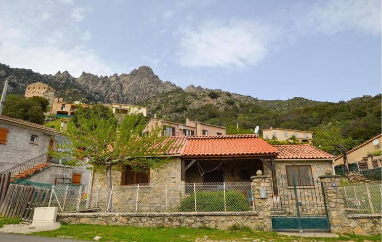 Location de vacances pour 6 personnes, avec jardin à Popolasca