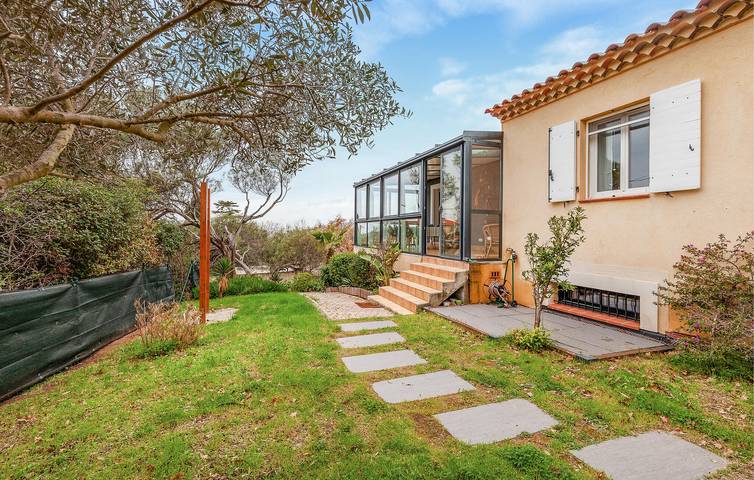 113m2 Apartamento de lujo con piscina y aparcamiento, cerca de Toulon y el centro de la ciudad in Six-Fours-les-Plages, Costa mediterránea (Francia)