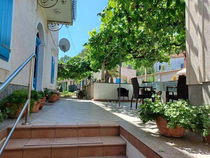 Ferienwohnung für 2 Personen, mit Terrasse und Garten sowie Ausblick auf Susak