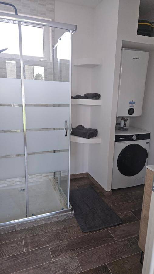 Appartement entier, Two-Bedroom Apartment in Villers-Carbonnel, Région de Péronne
