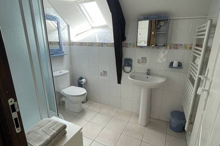 Gîte pour 6 personnes, avec terrasse ainsi que piscine et jardin à Saint-Dolay - 4