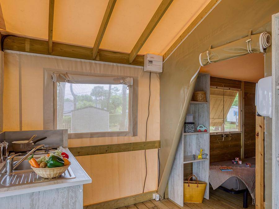 Camping Romanée - Les Grottes De Roffy - Wohnzelt auz holz 4 personen - Lodge Komfort 2 Zimmer in Sainte-Nathalène, Périgord Noir