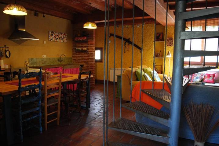 Casa rural para 7 personas, con jardín además de vistas y piscina en Priorat - 4