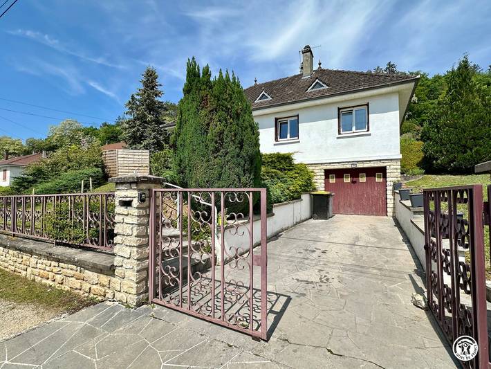 Gîte for 4 people, with hot tub and garden - 1