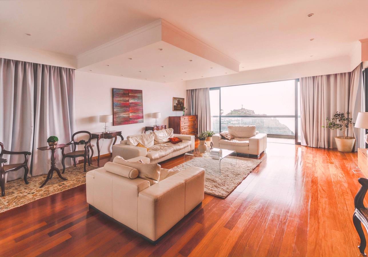 Casa espaçosa com vista para o mar em Caniço + piscina privada in Caniço (Santa Cruz), Madeira