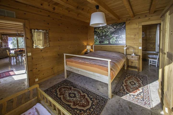 Gîte pour 8 personnes, avec jardin à Mijoux - 3