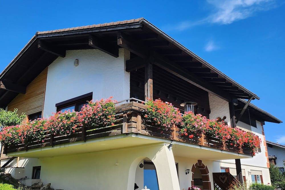 Ganze Wohnung, Gemütliche Ferienwohnung mit traumhaftem Bergblick in Wertach, Bayerisch Schwaben