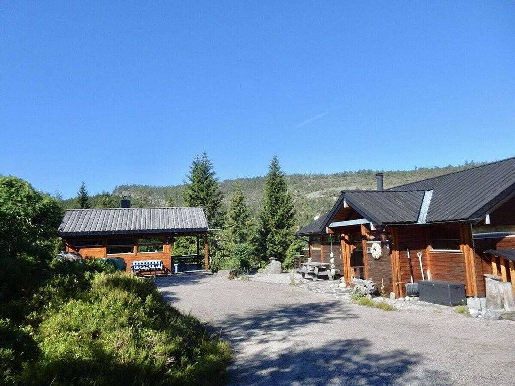 Naturhytte mit Gästehaus in Nissedal