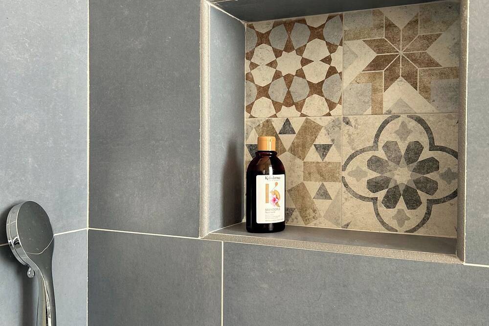 Ganze Wohnung, Apartment Suite mit Doppelbett in Favignana Stadt, Favignana