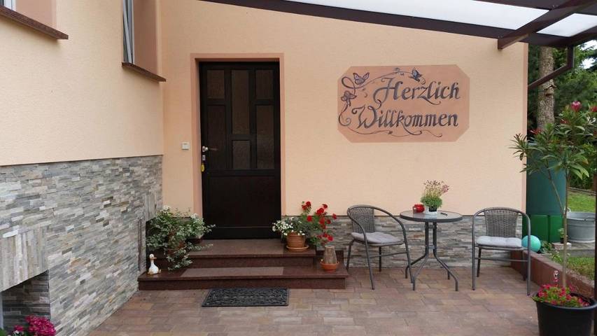 Ferienwohnung für 4 Personen, mit Terrasse und Garten in Ketzin