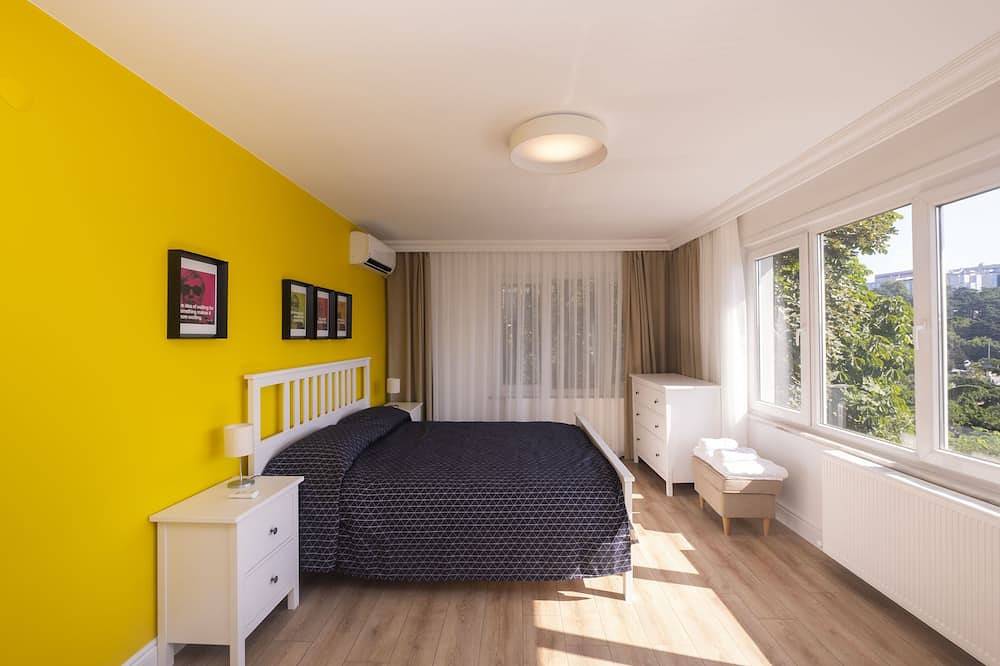 Appartamento intero, Contemporary Waterfront Apt. with a Stunning View in Beyoğlu, Istanbul