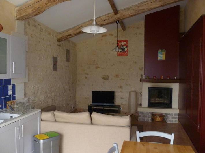 Location de vacances pour 4 personnes, avec vue ainsi que terrasse et jardin à Saint-Germain-de-Lusignan - 4