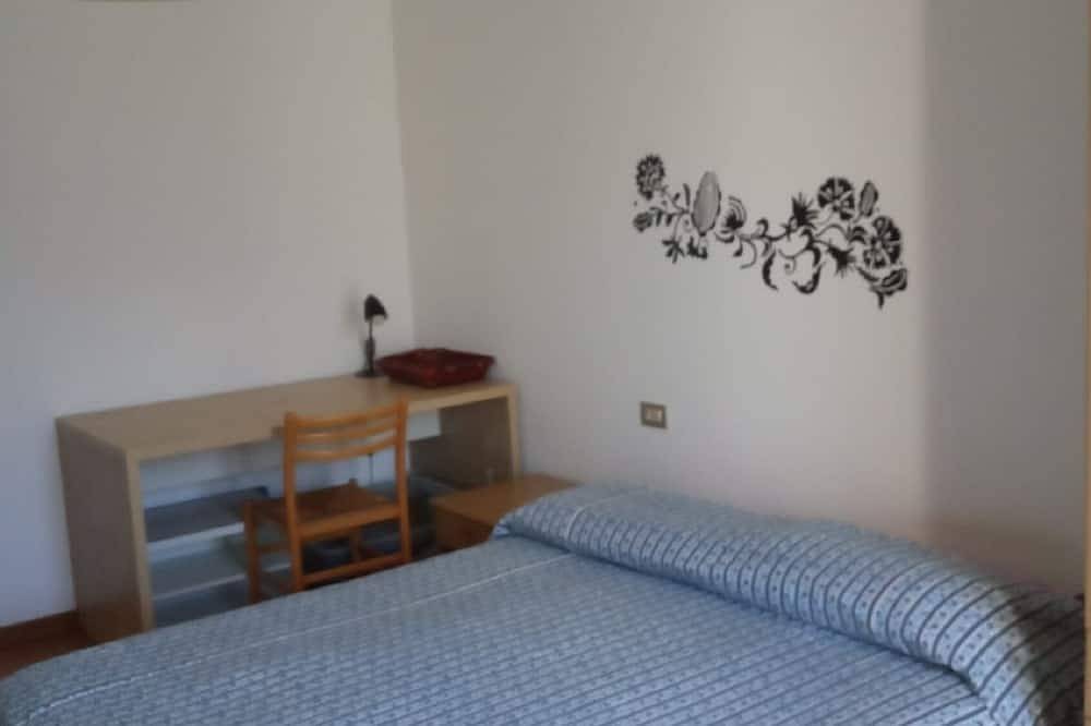 Entire apartment, Furnished mini near Licei in Schio, Vicenza Province