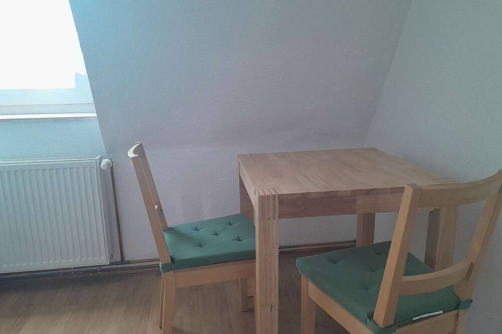 Ganze Wohnung, Luxuriöse großzügige Wohnung mit einem Schlafzimmer für zwei Personen in Wuppertal, Bergisches Land