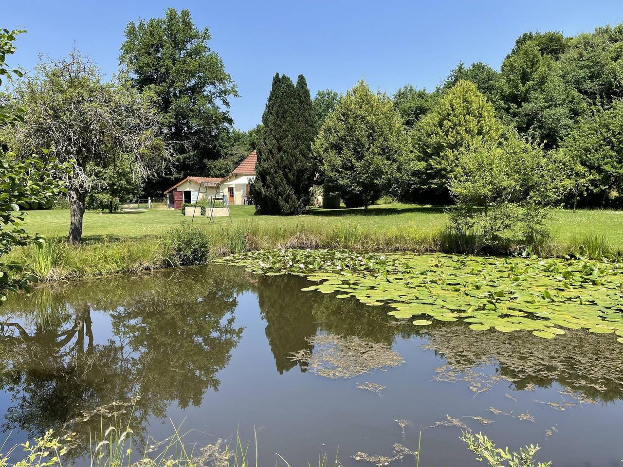 Für 6 Pers. mit eigenem Teich in Saint-Berain-sous-Sanvignes, Région d'Autun