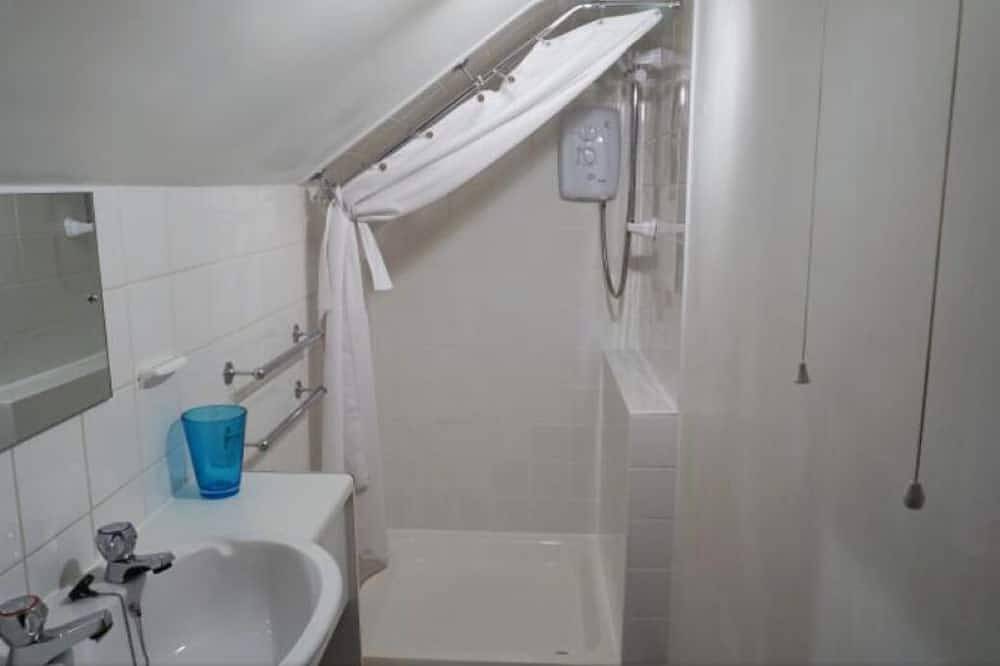 Entire apartment, Peaceful and Relaxed Country Getaway in a quiet village with all amenities in Silkstone, South Yorkshire