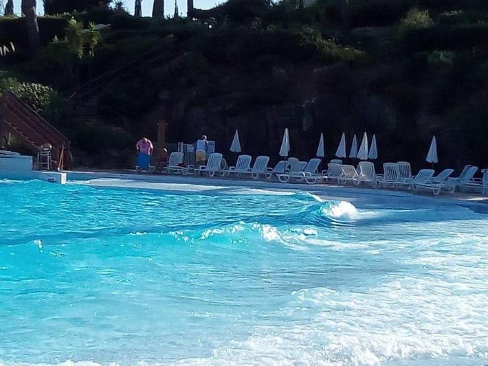Gîte pour 6 personnes, avec jardin et piscine ainsi que bassin pour enfant et vue dans Golf De Cap Esterel - 2