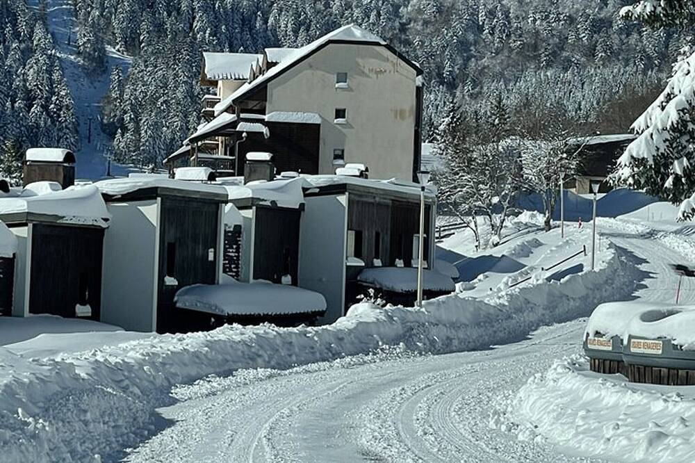 Entire apartment, Cozy studio 4 ppl at slopes' foot in Le Lioran, Laveissière