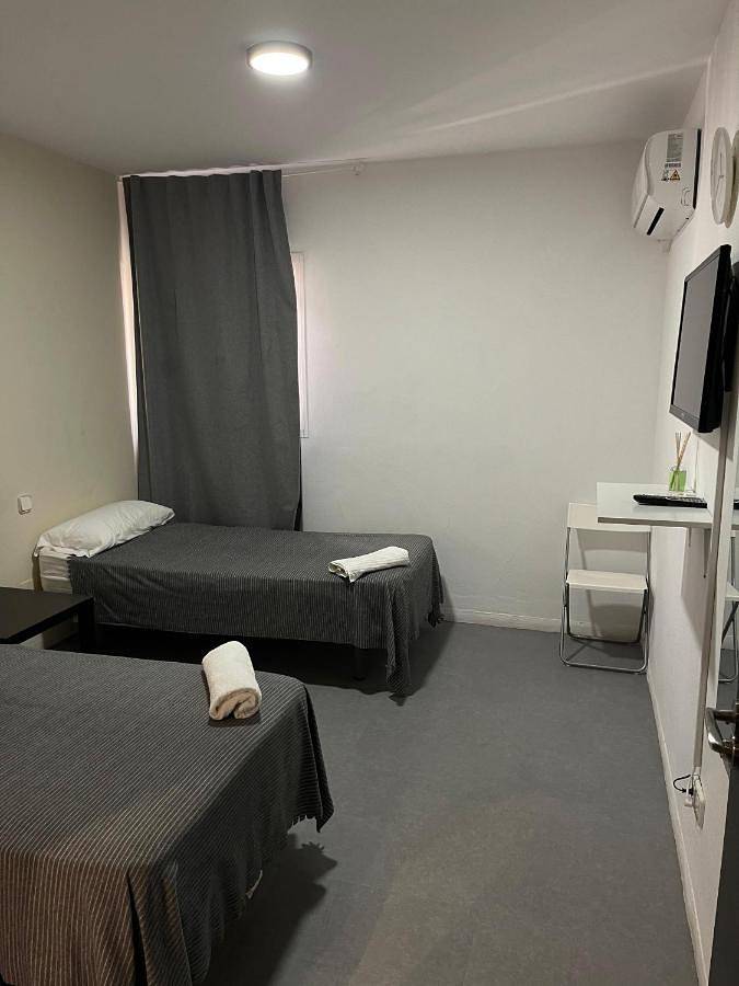 Single Room with Private Bathroom in San Pedro Alcantara, Marbella