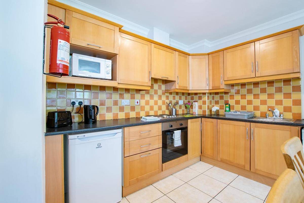 Entire apartment, Spacious 4 Bed Apartment in Limerick City in Limerick, County Limerick