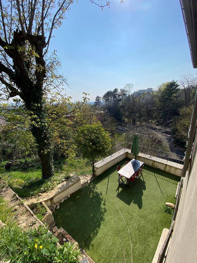Location de vacances pour 8 personnes, avec jardin et vue à Caluire-et-Cuire - 2