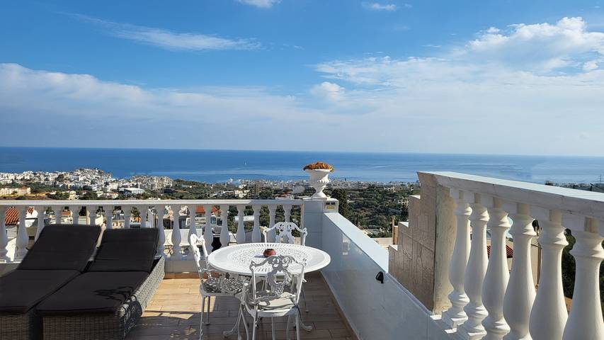 Studio voor 3 personen, with balkon and tuin as well as uitzicht and uitzicht op zee in Koutouloufari