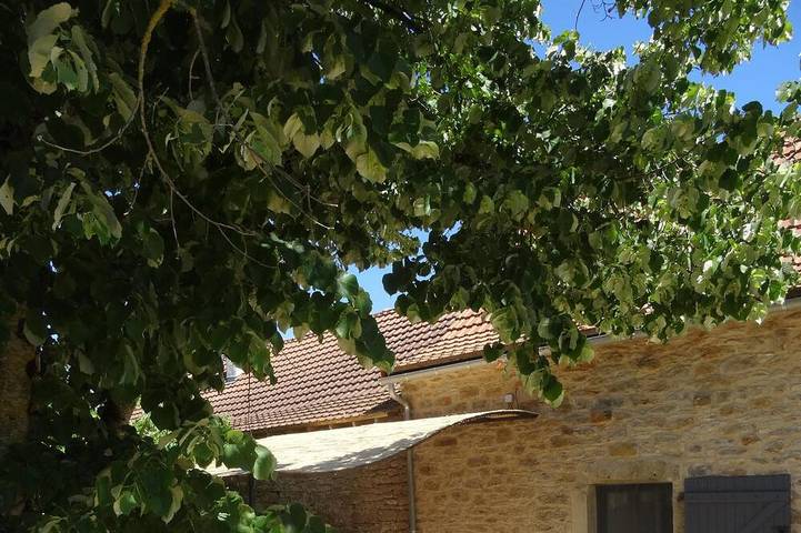Location de vacances pour 6 personnes, avec Terrasse ainsi que Jardin et Piscine à Savignac